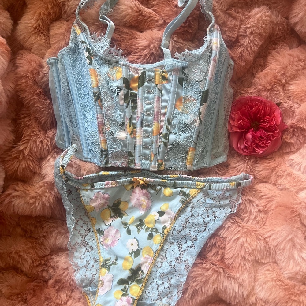 Floral Lace Corset and Panty Set - Blue